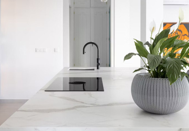 Daze - Céramique Dekton - Finition Velvet (Velour) - Plans Cuisines